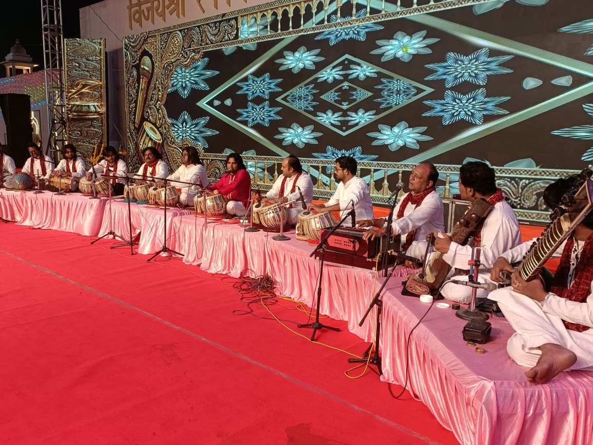 तबले की थाप और पखावज की गूंज से सजा दशहरा मेला, ताल कचहरी में सुरों का अनूठा संगम