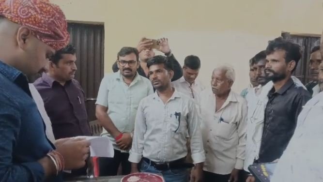 आवासीय पट्टे नहीं मिलने से बगतरी गांव के ग्रामीणों में रोष, चुनाव बहिष्कार की चेतावनी